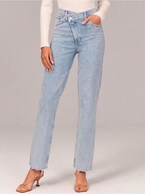 Abercrombie & Fitch The 90s Straight Ultra High Rise Jeans